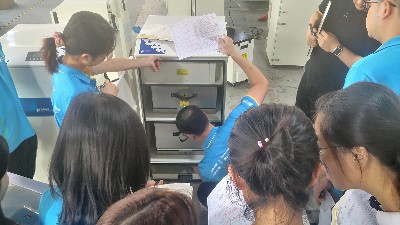 激光煙霧凈化器生產(chǎn)廠家，執(zhí)信環(huán)?？萍籍a(chǎn)品知識培訓(xùn)！